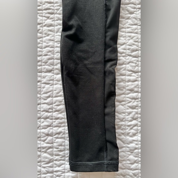 Fabletics On-The-Go PowerHold® High-Waisted Legging - Picture 3 of 8